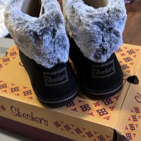 Skechers Women's Black and Gray Faux Fur Boots - Picture 3 of 6